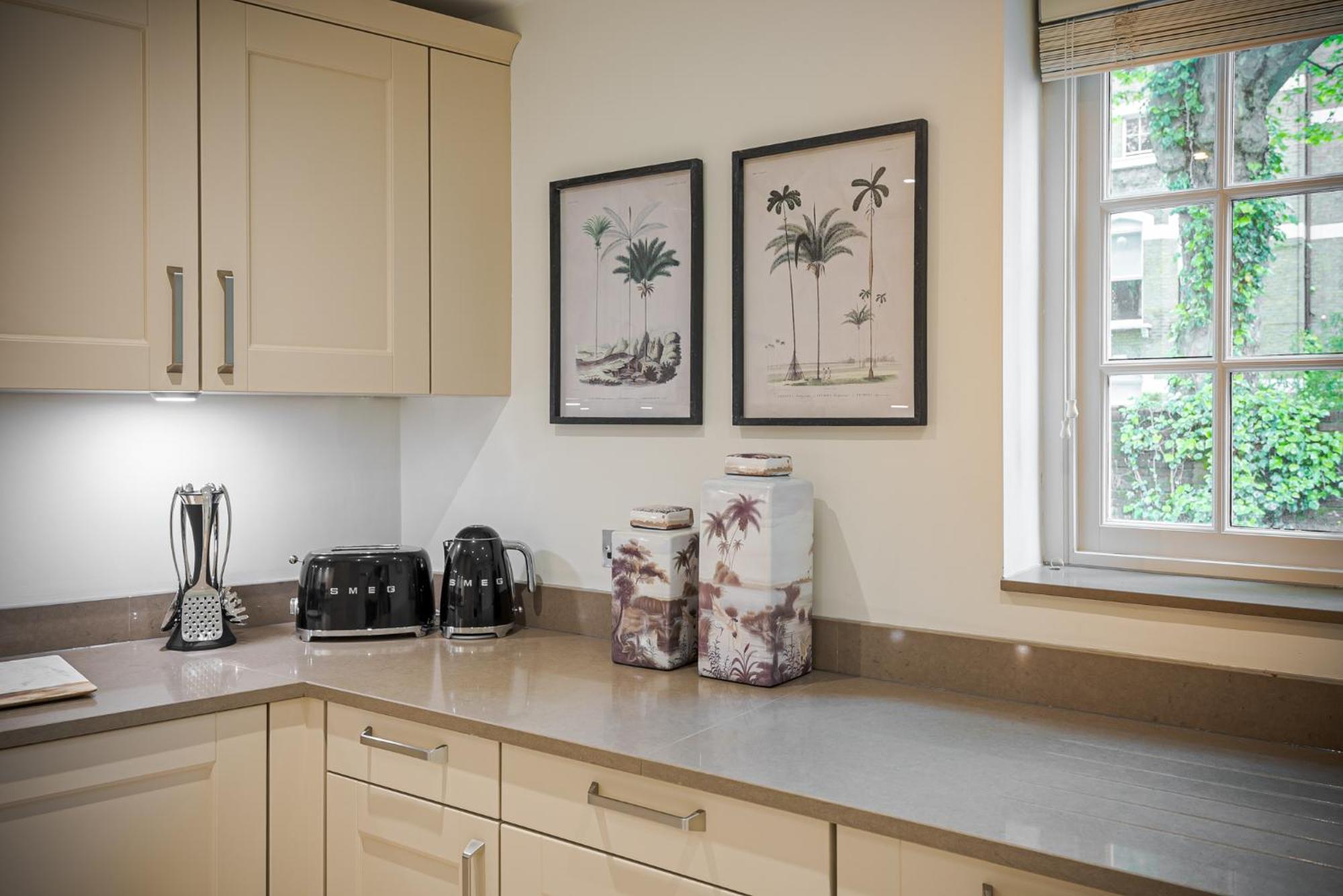 Modern 3 Bedroom Luxury House With Garage In Central London Bagian luar foto