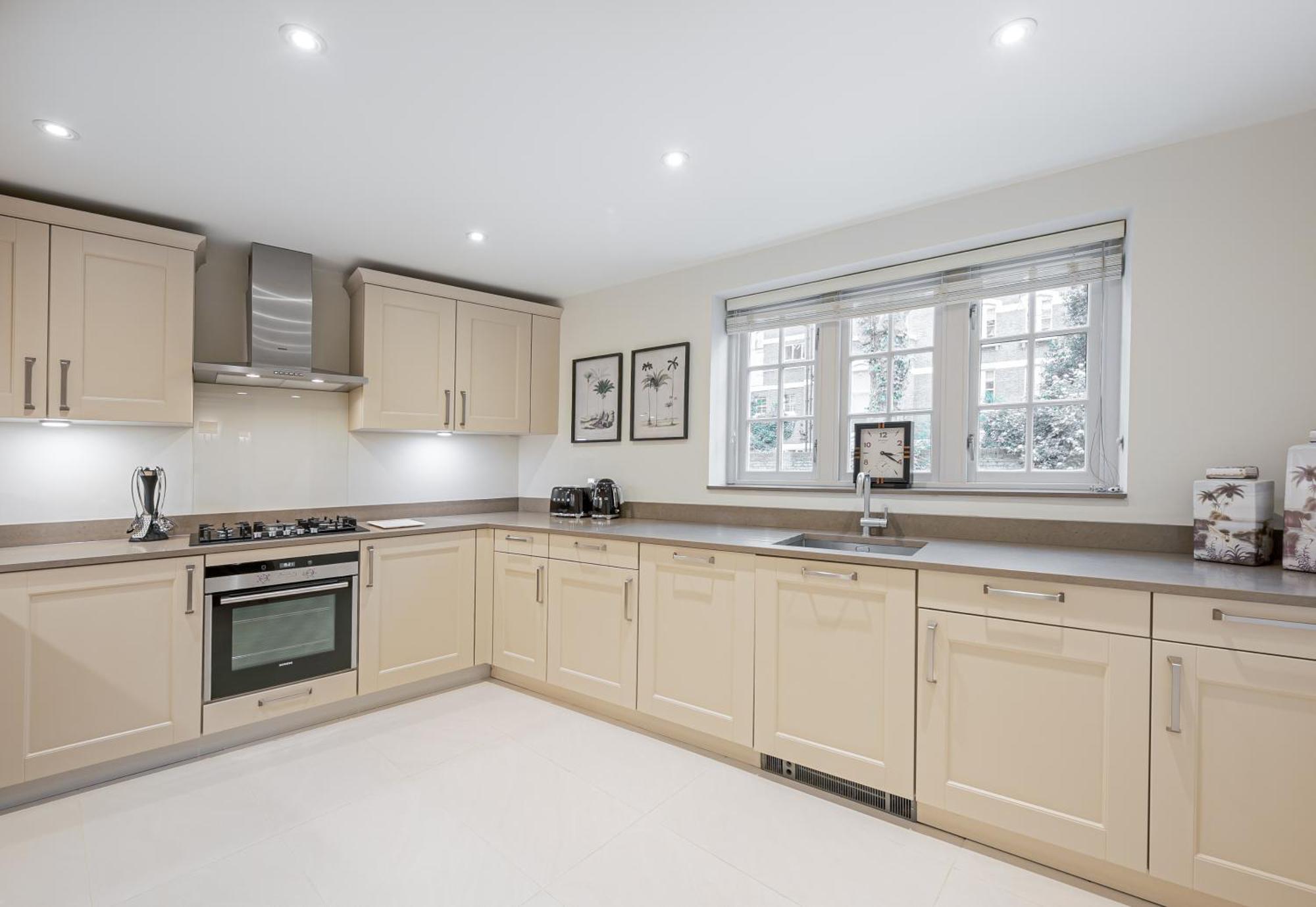 Modern 3 Bedroom Luxury House With Garage In Central London Bagian luar foto